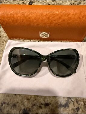Tory Burch Green Tortoiseshell Oversized Women's Sunglasses Model TY7054